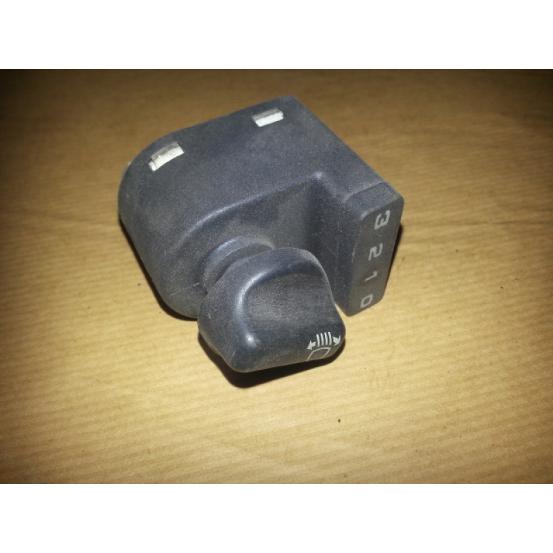 ELI212U bediening koplamphoogte gebr